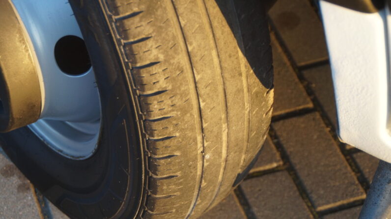Renault Mascott 150 * DMC 3.5T Kat B. * Laweta pod koparki i maszyny * Dystrybutor paliwa 200L * BEZ RDZY * IMPORT